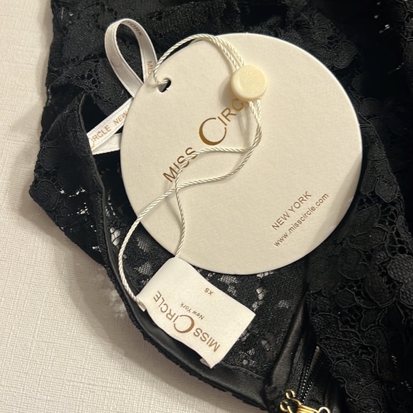 NWT Miss Circle Ursa Black Lace Ruffled Skirt - Picture 8 of 9